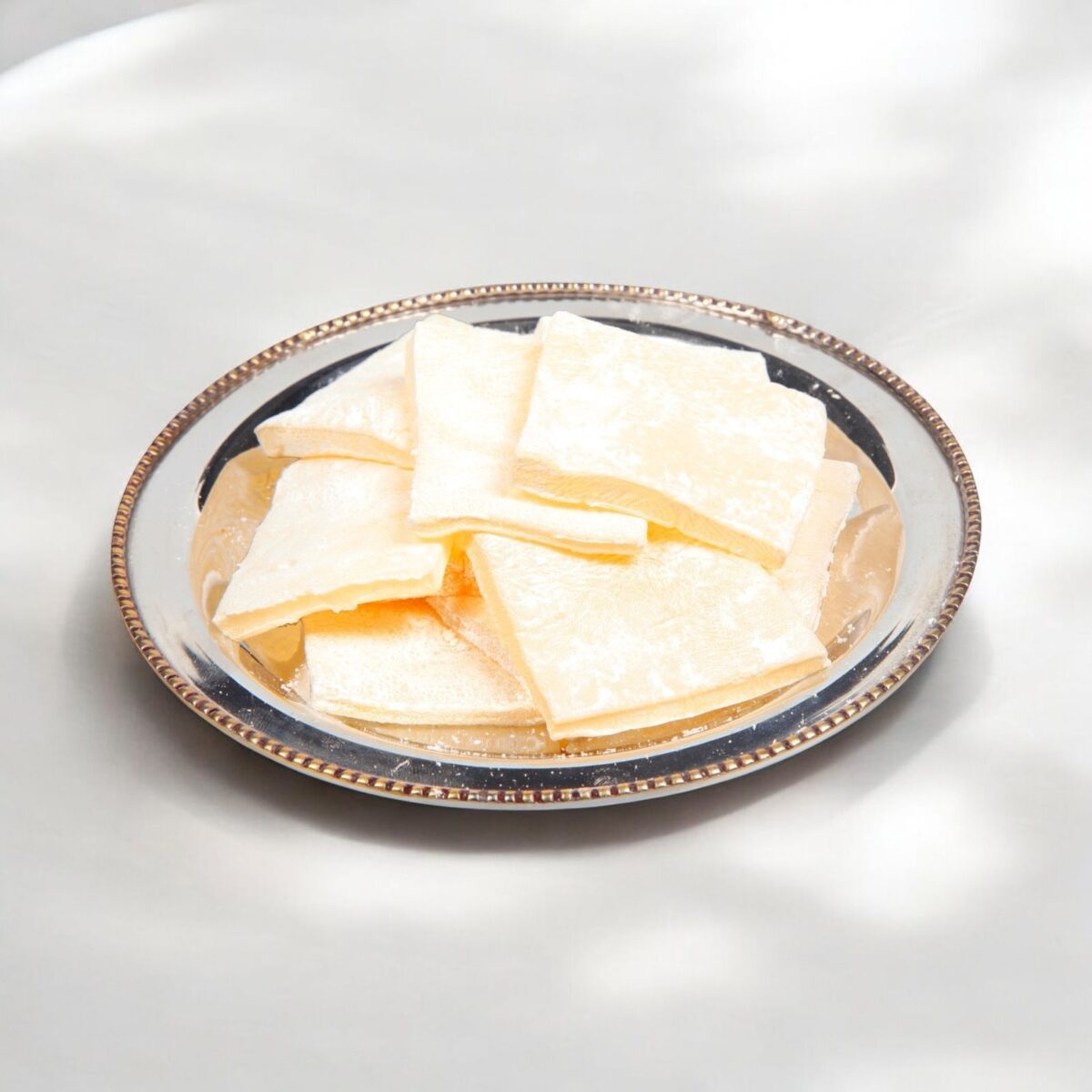 Şener Lokum 1,5 Kg Bisküvi Arası Güllü - Görsel 1
